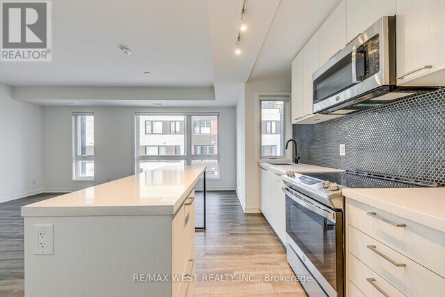 Building Photo - 30 Ed Clark Gdns