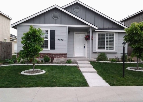 Primary Photo - 9939 W Rustica St