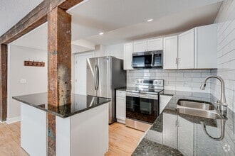 Building Photo - 3436 Stevens Ave