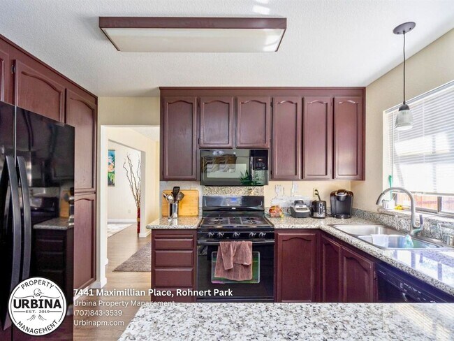 Foto del edificio - Move-In Ready 4-Bedroom Gem in the Heart o...