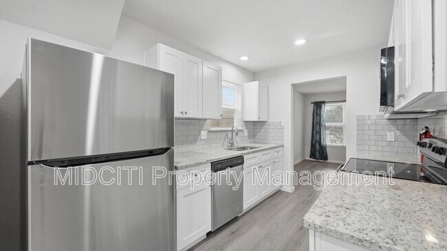 Building Photo - 224 Mar Hill St