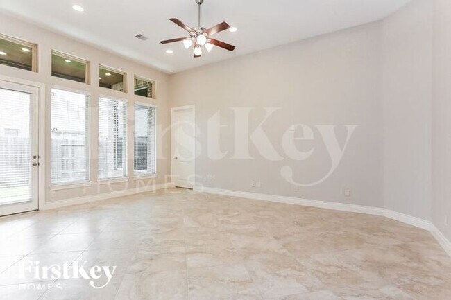 Building Photo - 2147 Blossomcrown Dr