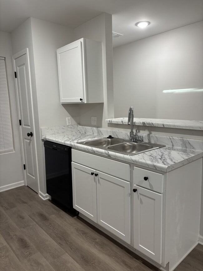 Building Photo - 2585 Callie Rd