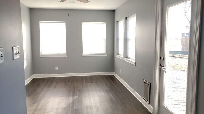 Foto del edificio - Spacious Home on a No-Outlet Street in Qui...