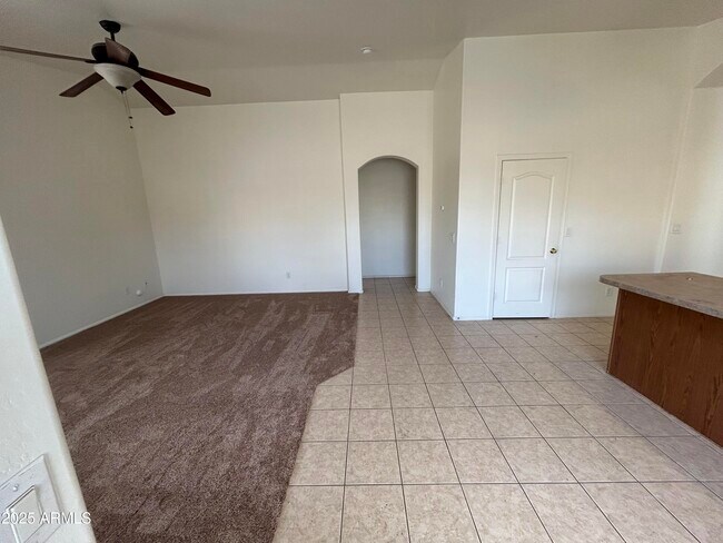 Foto del edificio - 41229 W Walker Wy