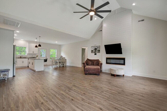 Building Photo - BEAUTIFUL NEW HOME FOR RENT!!!