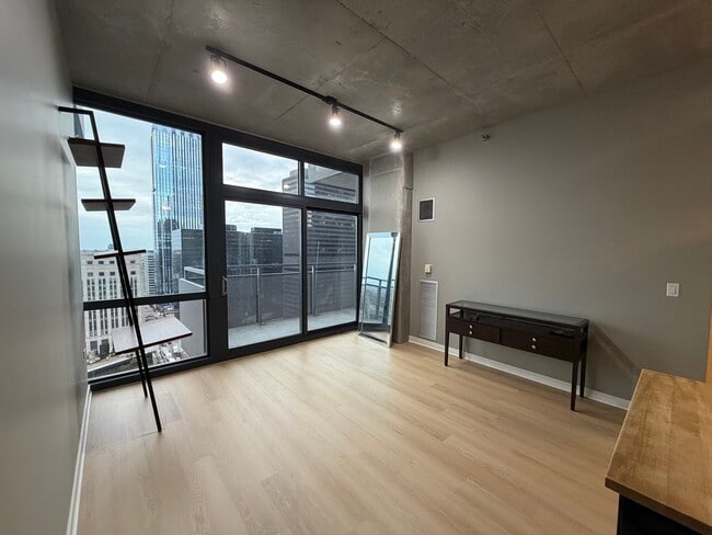 Foto del edificio - 235 W Van Buren St