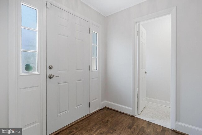 Building Photo - 8504 Jeffersonian Ct
