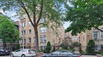 Building Photo - 846 W Ainslie St