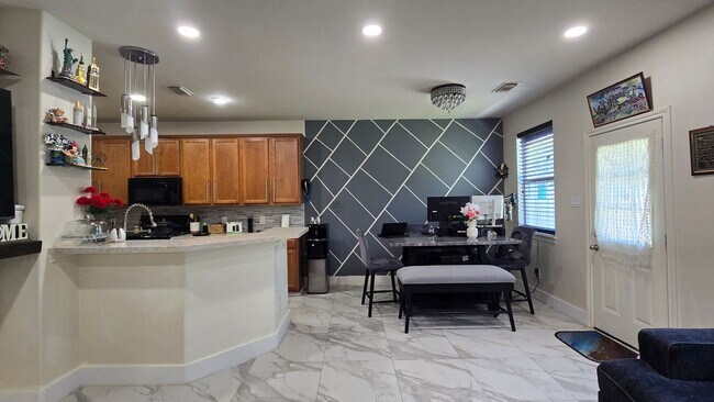 Building Photo - 12415 Jasmine Brook Ln