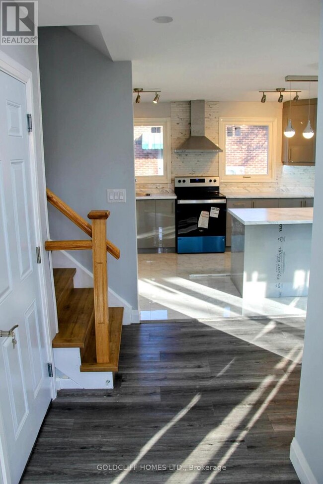 Building Photo - 3559 Burningelm Crescent