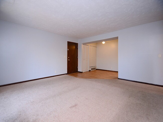 Foto del edificio - 2339 Benson Gardens Blvd