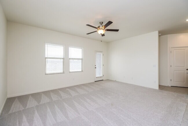 Foto del edificio - 32545 N Newby Dr