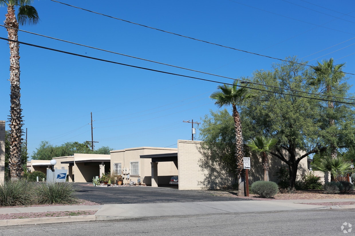 Primary Photo - 1151-1171 N Sonoita Ave