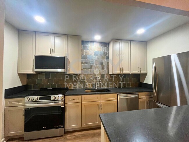 Foto del edificio - 2 bedroom with a Jack and Jill bathroom No...