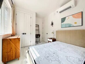 Building Photo - Furnished room/NOT APARTMENT