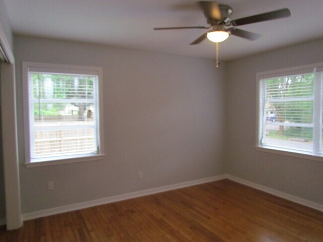 Building Photo - 2054 Emogene St