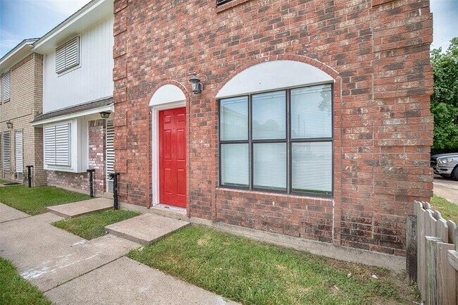 Building Photo - 3918 McKinney Dr