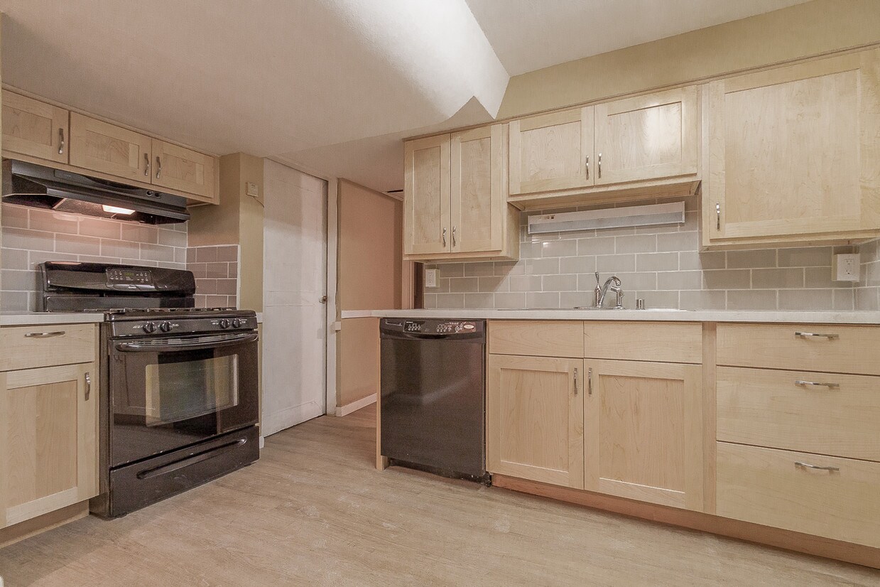 Foto principal - 419 Washburn Pl