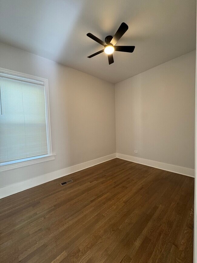 Foto del edificio - 11578 S Perry Ave