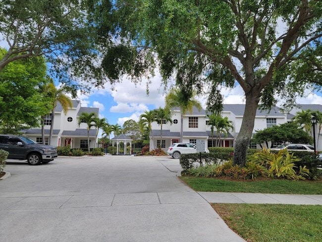 Photo - 12574 Westhampton Cir Apartment