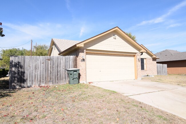 Building Photo - 5105 Glennwood Dr