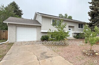 Building Photo - 1480 Hiawatha Dr