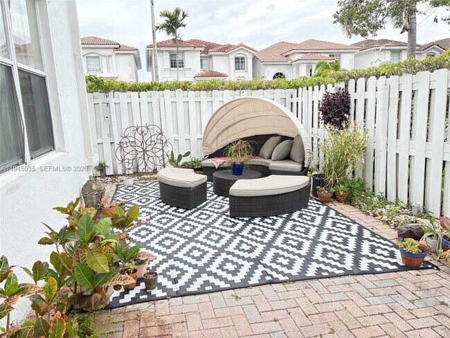 Foto del edificio - 6944 NW 115th Ct