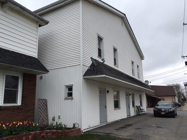 Front of Bldg - 146 Center St