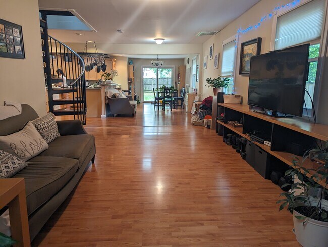 Living area. View from front foyer - 7605 Fisher Dr