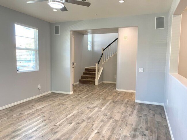 Foto del edificio - Oxnard | 3 Bed + 2.5 Bath Home | Riverpark Community