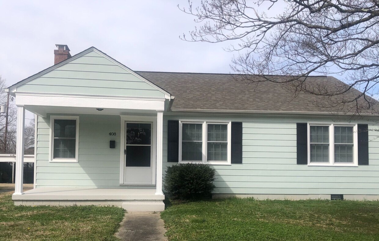 Primary Photo - Three bedroom, 2 bath house in Burlington