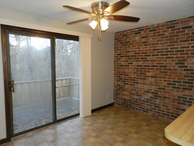 Foto del edificio - 3 Pinebrook Ln
