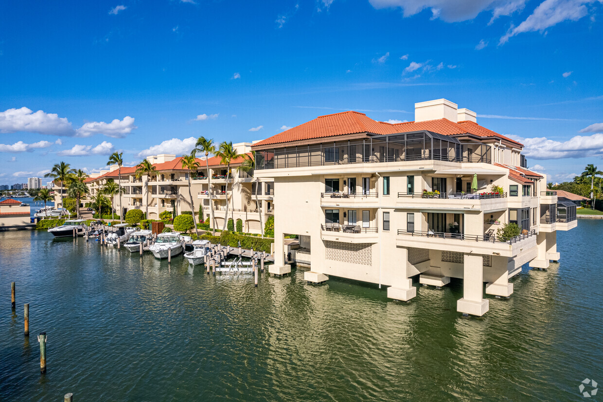 4400 Gulf Shore Blvd N - The Ardissone