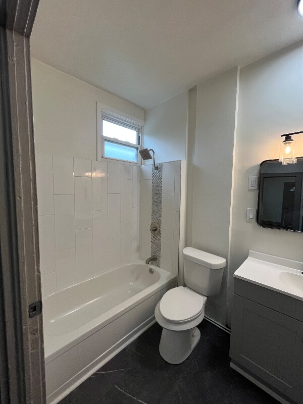 Foto del edificio - 1342 W 69th St