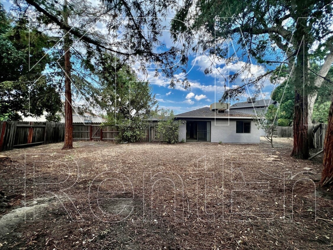 Primary Photo - 5532 Fox Sparrow Ct