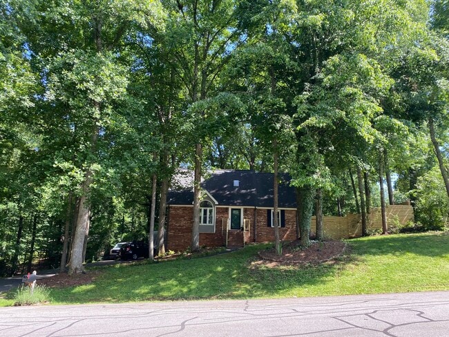Building Photo - 6804 Fox Horn Cir