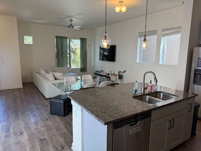 Photo - MOVE IN SPECIAL - $500 OFF 1st MONTHS' REN... Apartment