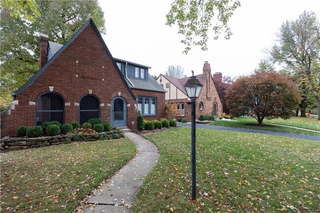 Foto del edificio - 5630 N Delaware St
