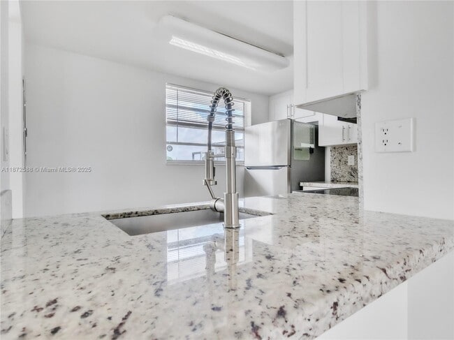 Foto del edificio - 14155 SW 87th St
