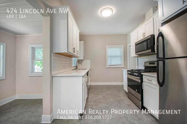 Building Photo - 424 Lincoln Ave NW