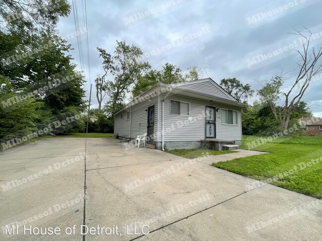 Building Photo - 3 br, 1 bath House - 18090 Biltmore