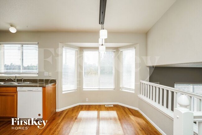 Foto del edificio - 8334 Silver Glen Dr