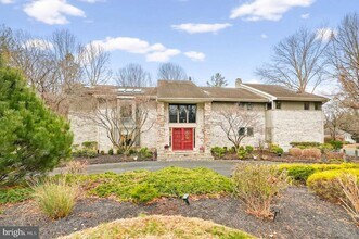 Building Photo - 6614 Corina Ct