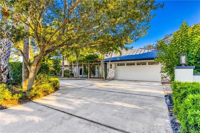 Building Photo - 7 Oakwood Dr