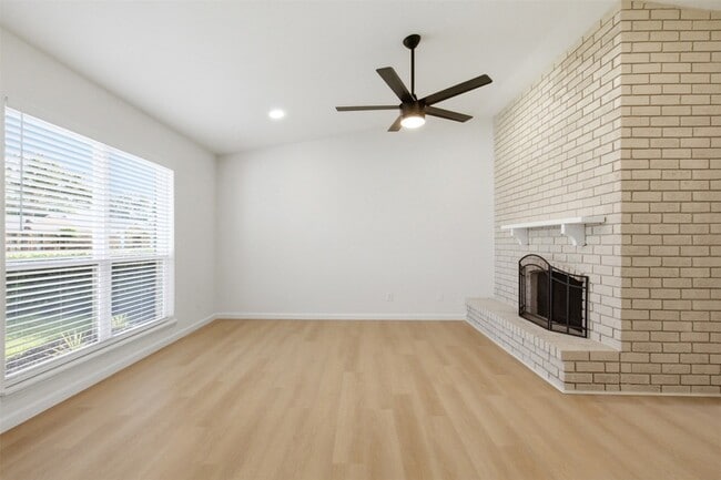Building Photo - 5633 Truitt St