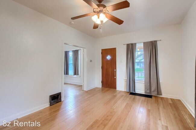 Building Photo - 3 br, 1 bath House - 3935 S Bannock St