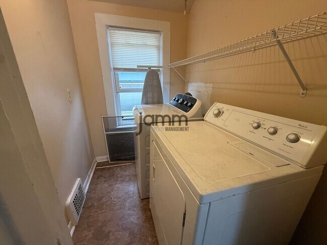 Foto del edificio - 1726 Starkweather Ave