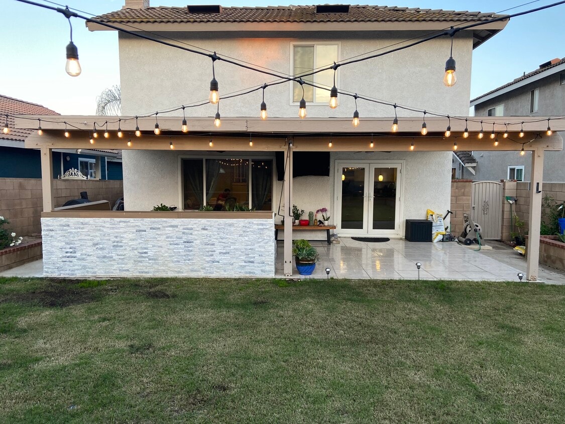 Foto principal - 15165 Paige Ave