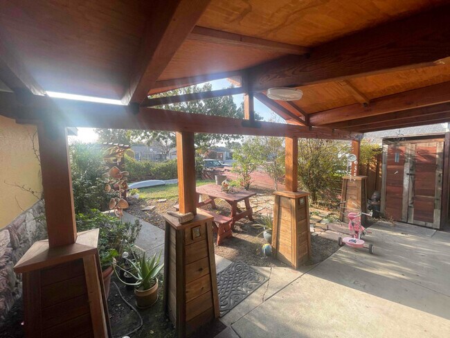 Building Photo - 1472 Mt Whitney Dr